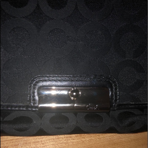 Coach Clutch - Picture 3 of 3